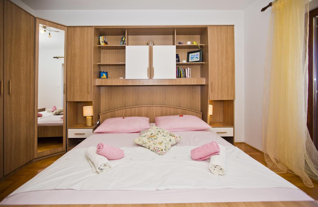 Apartments Ivusic Hvar Town Exterior photo