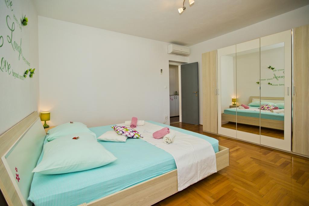 Apartments Ivusic Hvar Town Exterior photo