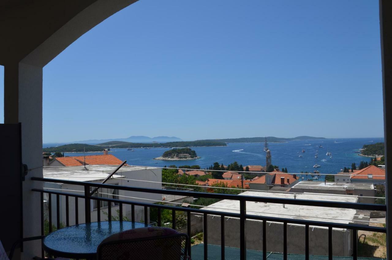 Apartments Ivusic Hvar Town Exterior photo