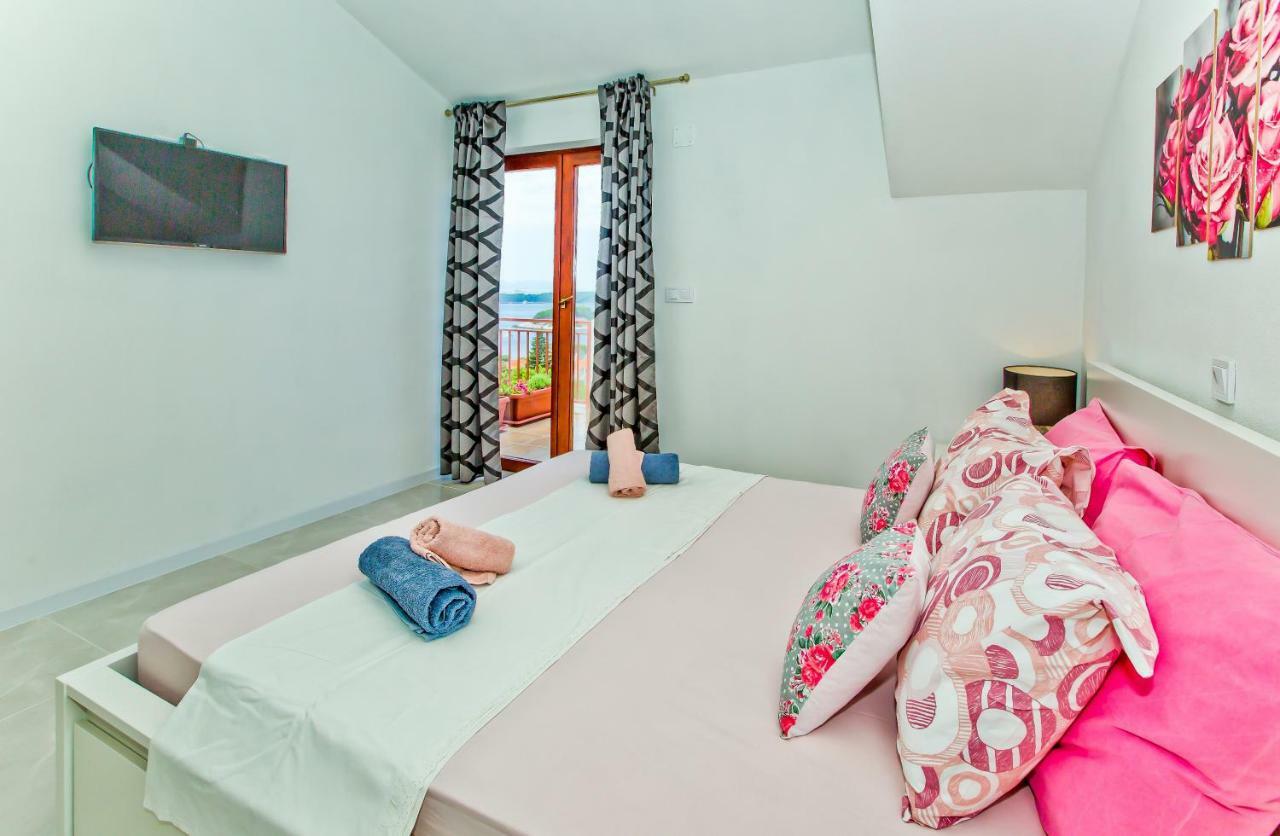 Apartments Ivusic Hvar Town Exterior photo