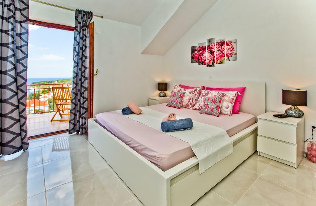 Apartments Ivusic Hvar Town Exterior photo
